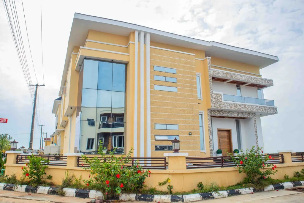 5 Bedroom Duplex + 2 Bedroom Chalet