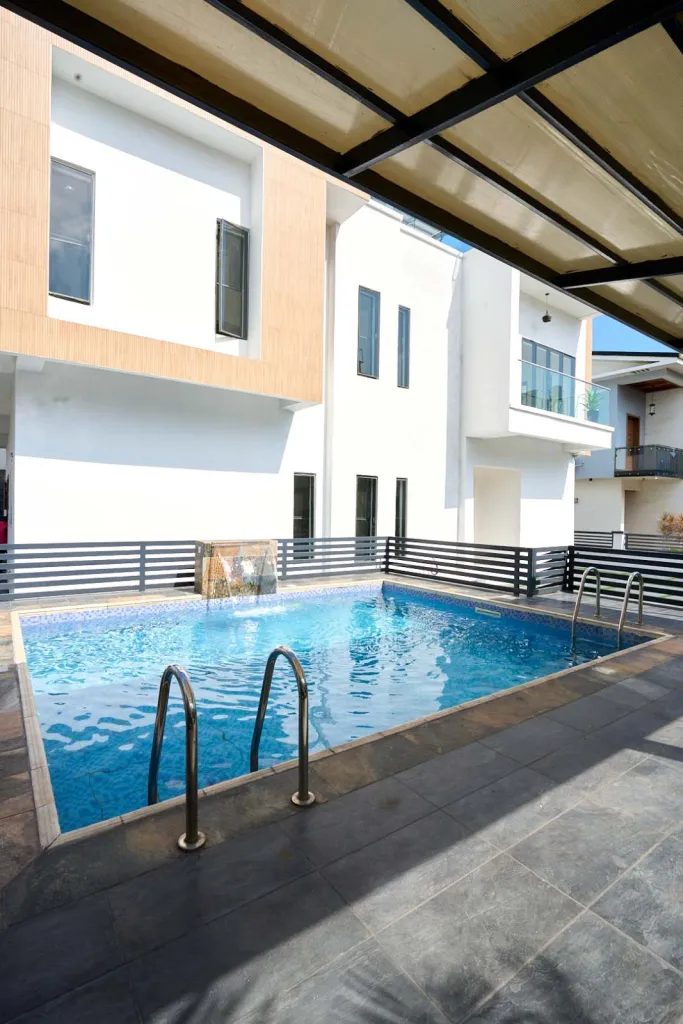 5 Bedroom All-Ensuite Duplex